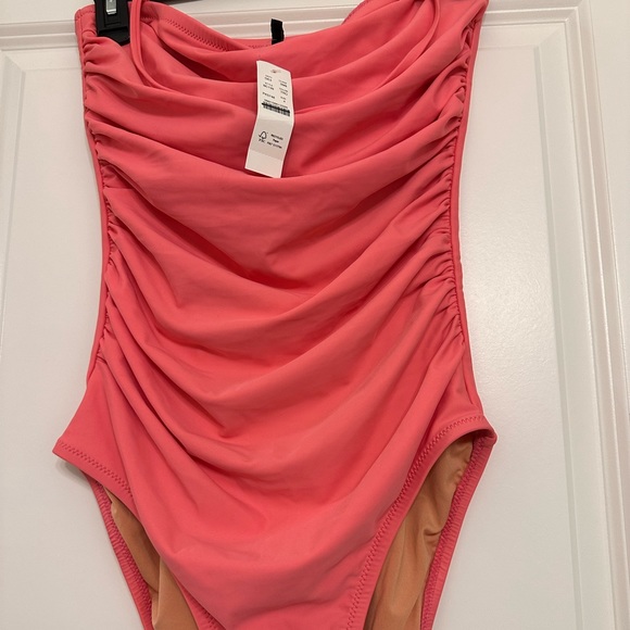 Re-imagine by J Crew one piece bathing suit 🩱 - Picture 2 of 4